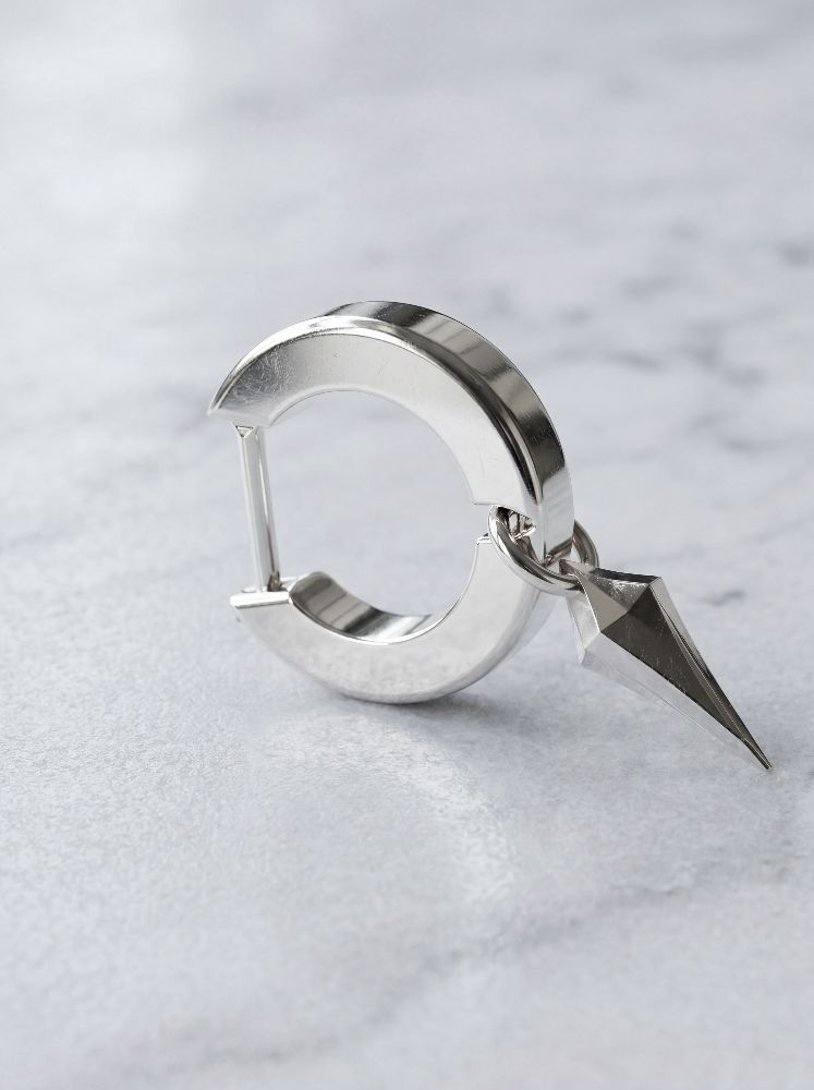 Brinco Agulha Ouro Branco 18K