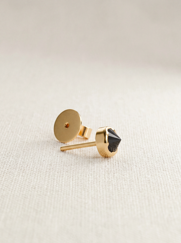 Brinco Ponto Negro Ouro 18K