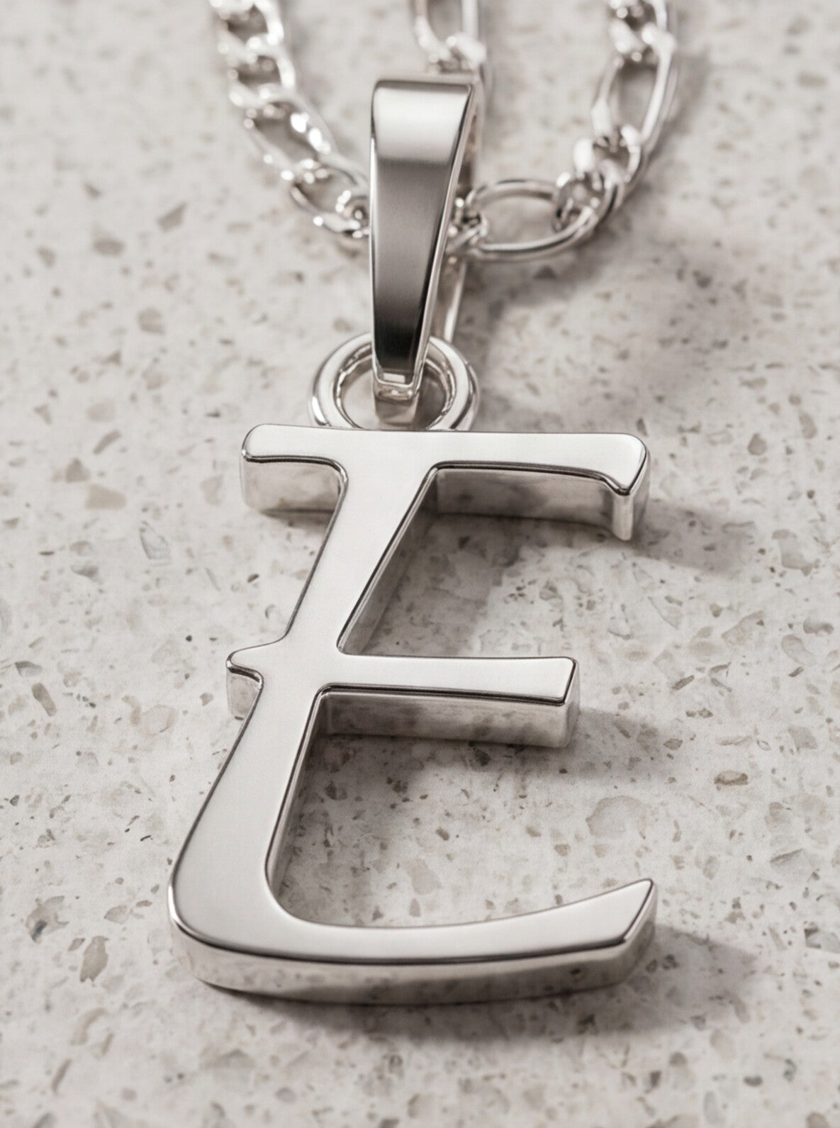 Pingente Letras
